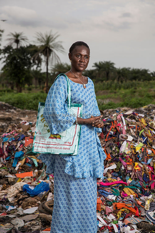 Isatou Ceesay, la activista que lucha contra la contaminación por plásticos en África